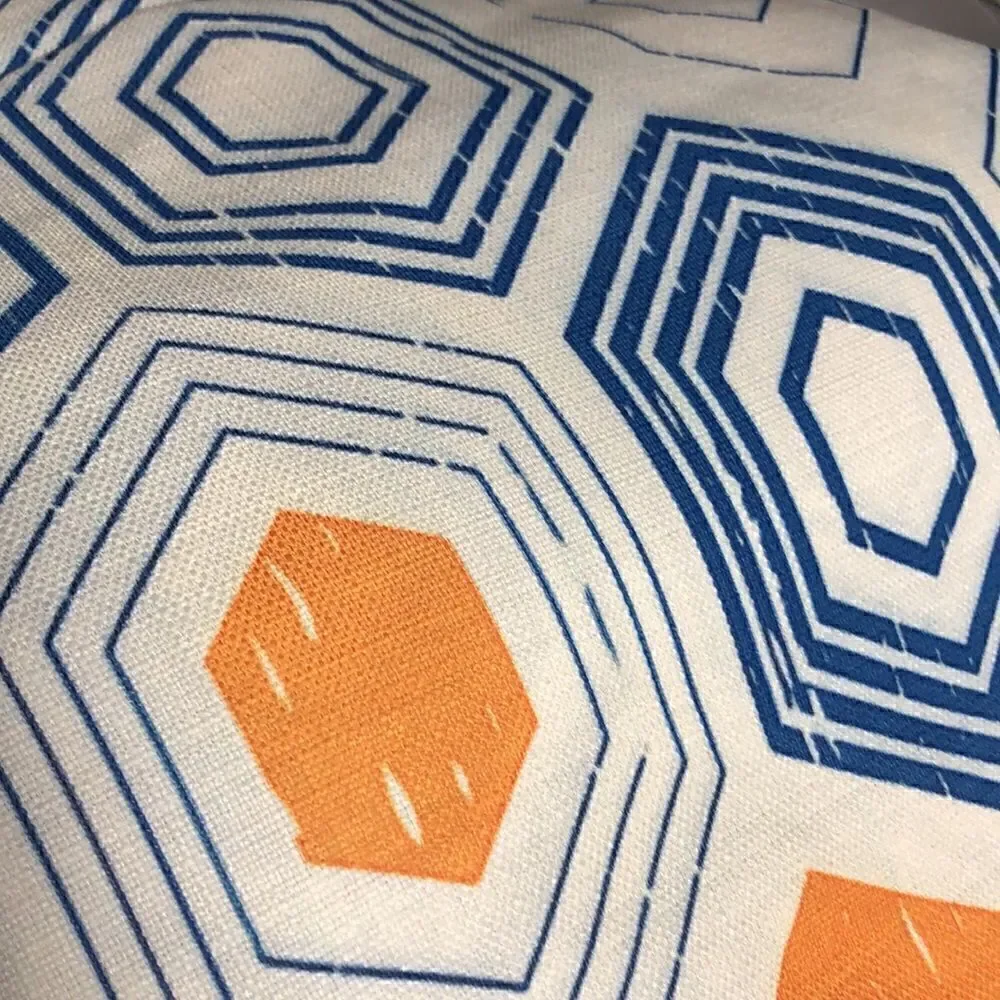 Designart Retro Hexagon Pattern IX Mid-Century Modern Blackout Curtain 2 panels